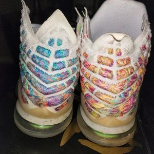 LeBron XVII  white/black multi-color size 9.5